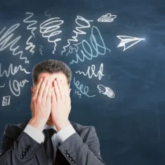 Kendinden Emin Olamama Hastalığı Nedir? Belirti Ve Tedavisi